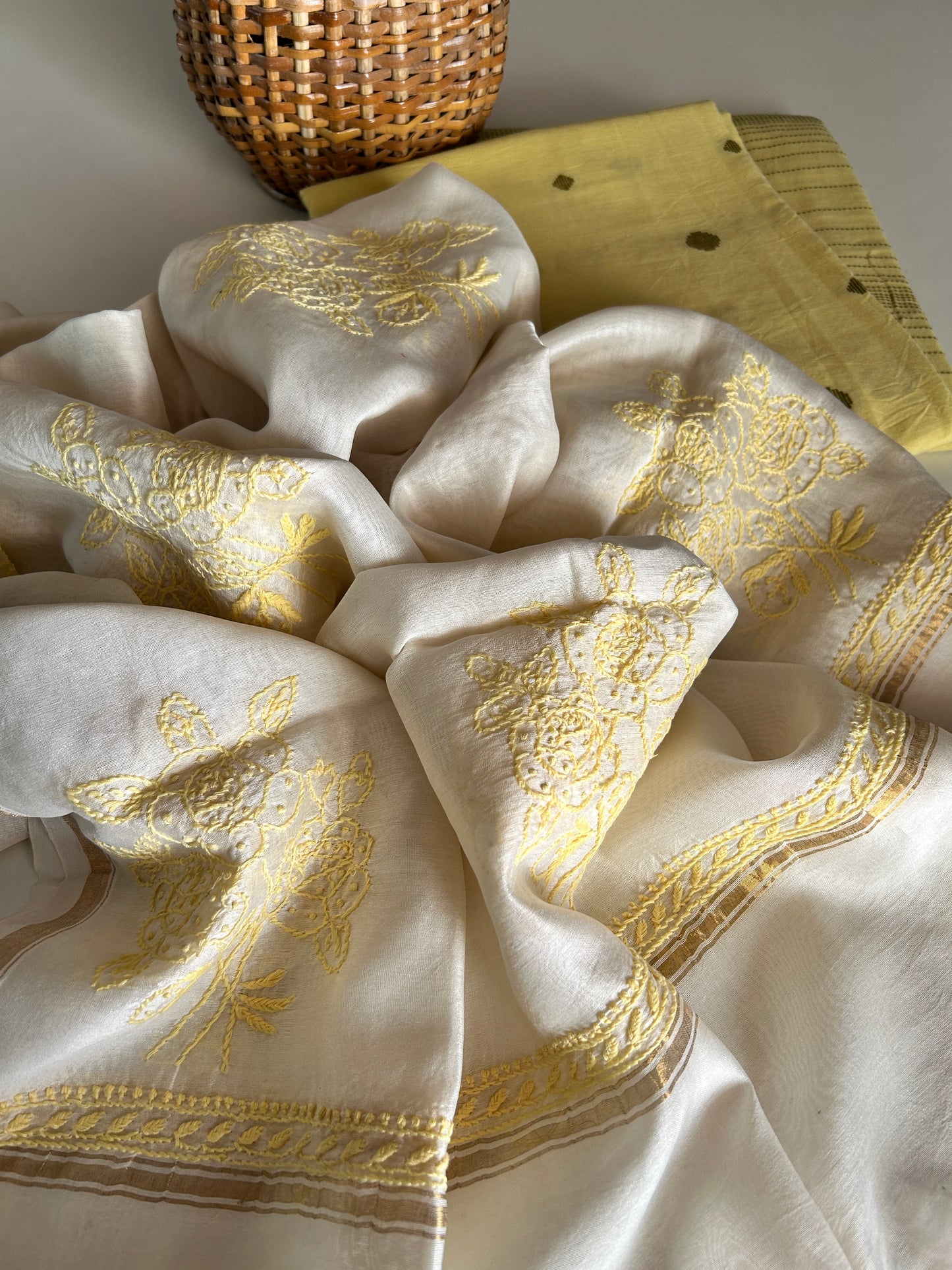 Chikankari Dupatta with Handloom Cotton Kurta